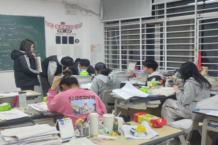 郑州捷登高考学校教室